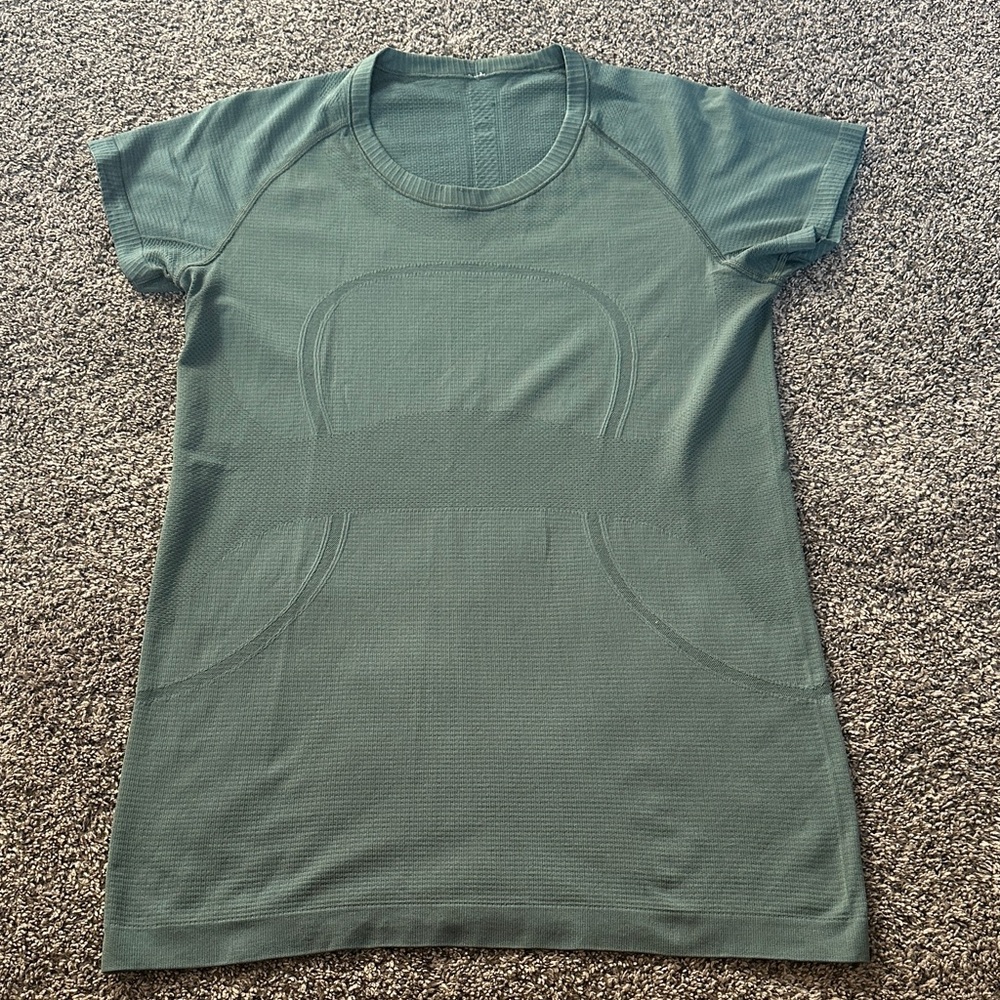 Lululemon Women's swiftly Top